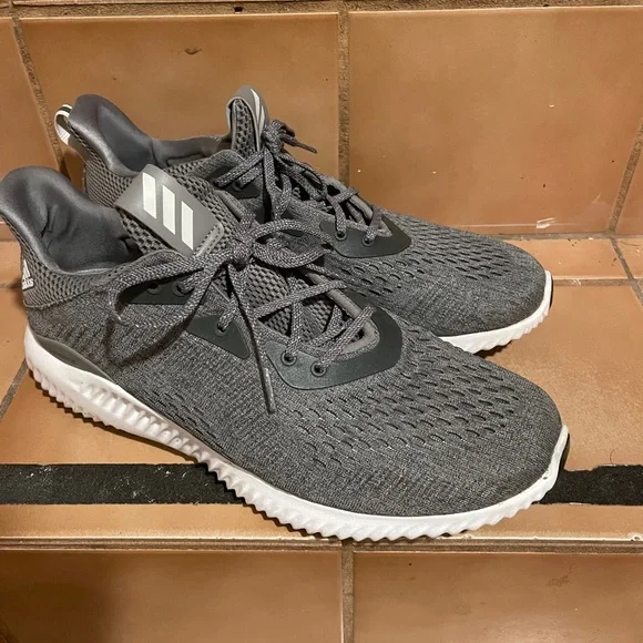 Adidas Alphabounce - Picture 3 of 4